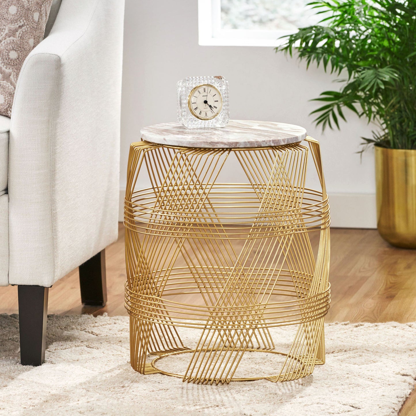 Round Table With Marble Top And Metal Base - Gold / Natural