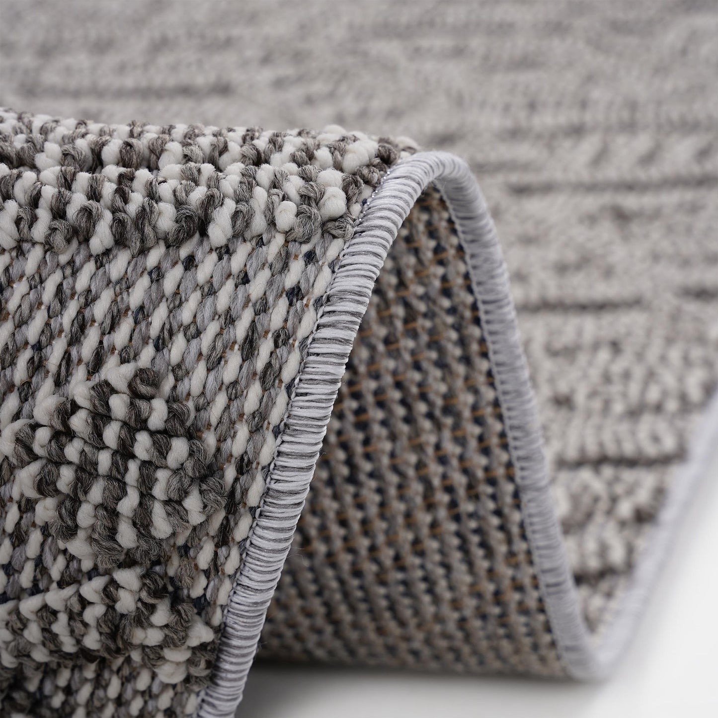 Guros - 8' X 10' Traditional Indoor / Outdoor Area Rug - White