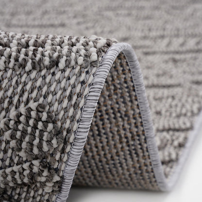 Guros - 8' X 10' Traditional Indoor / Outdoor Area Rug - White